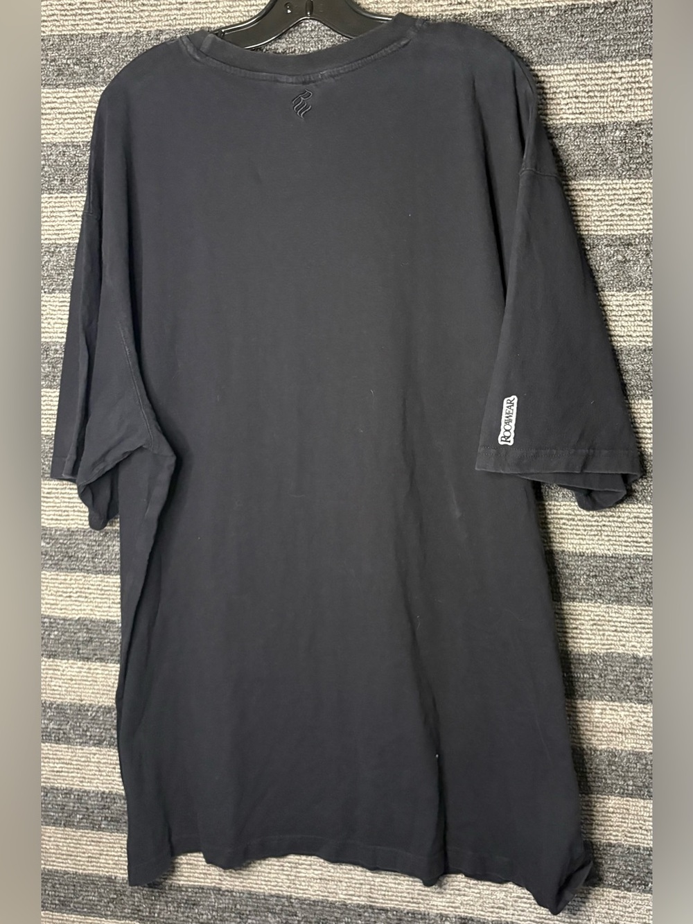 Vintage Y2K Rocawear Black Short-Sleeve Crew Neck Tee with Blue Graphic 4XL - Picture 6 of 6